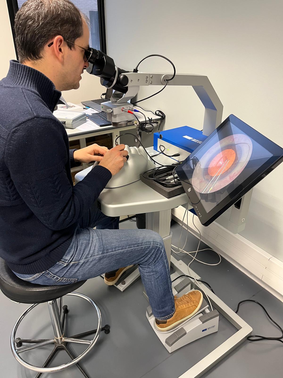 Le simulateur nomade EyeSi du GSC HUGO est installé au SiMU de Nantes.